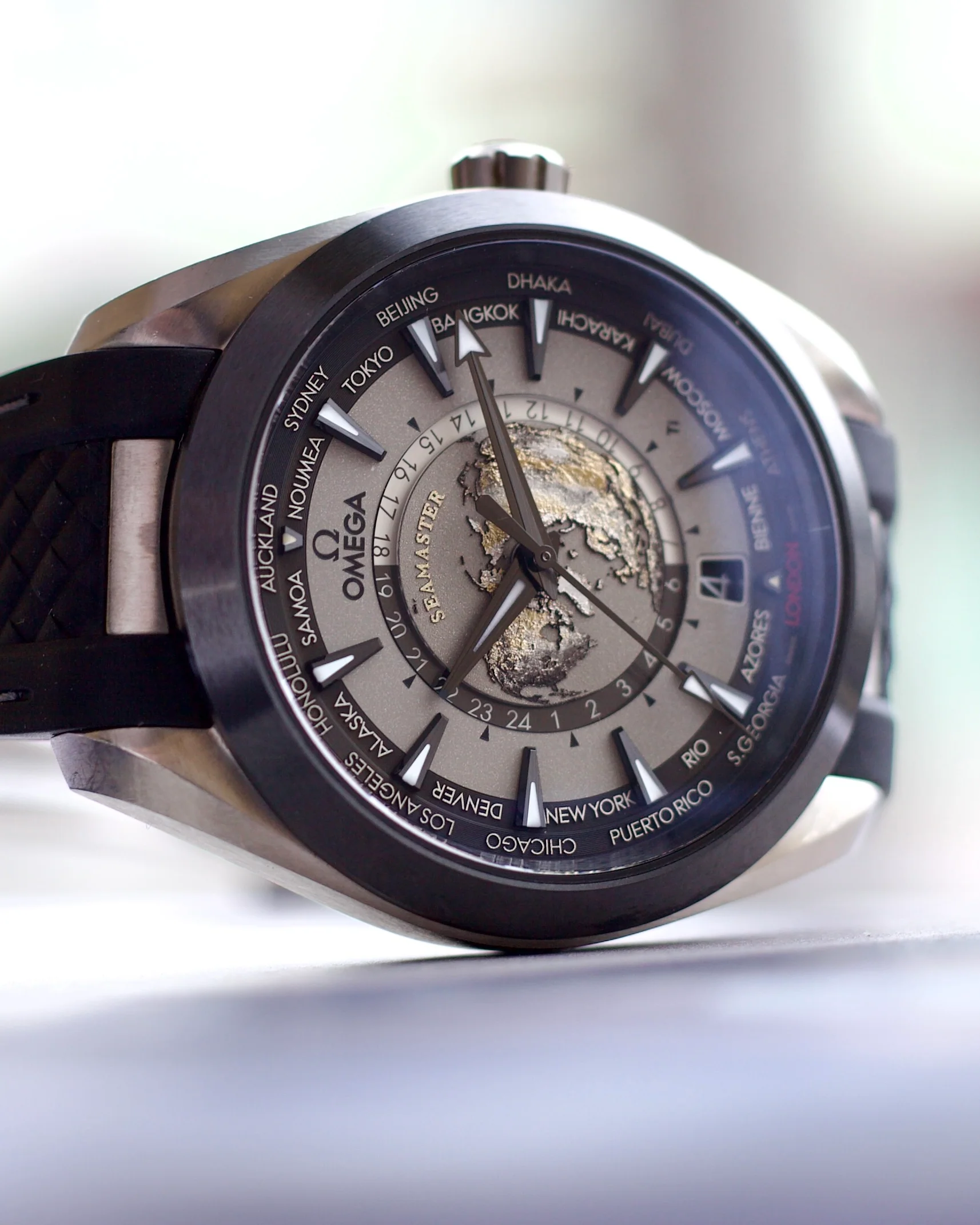 2025 OMEGA Seamaster Aqua Terra 150M Titanium Worldtimer 220.92.43.22.99.001 43mm - Image 3