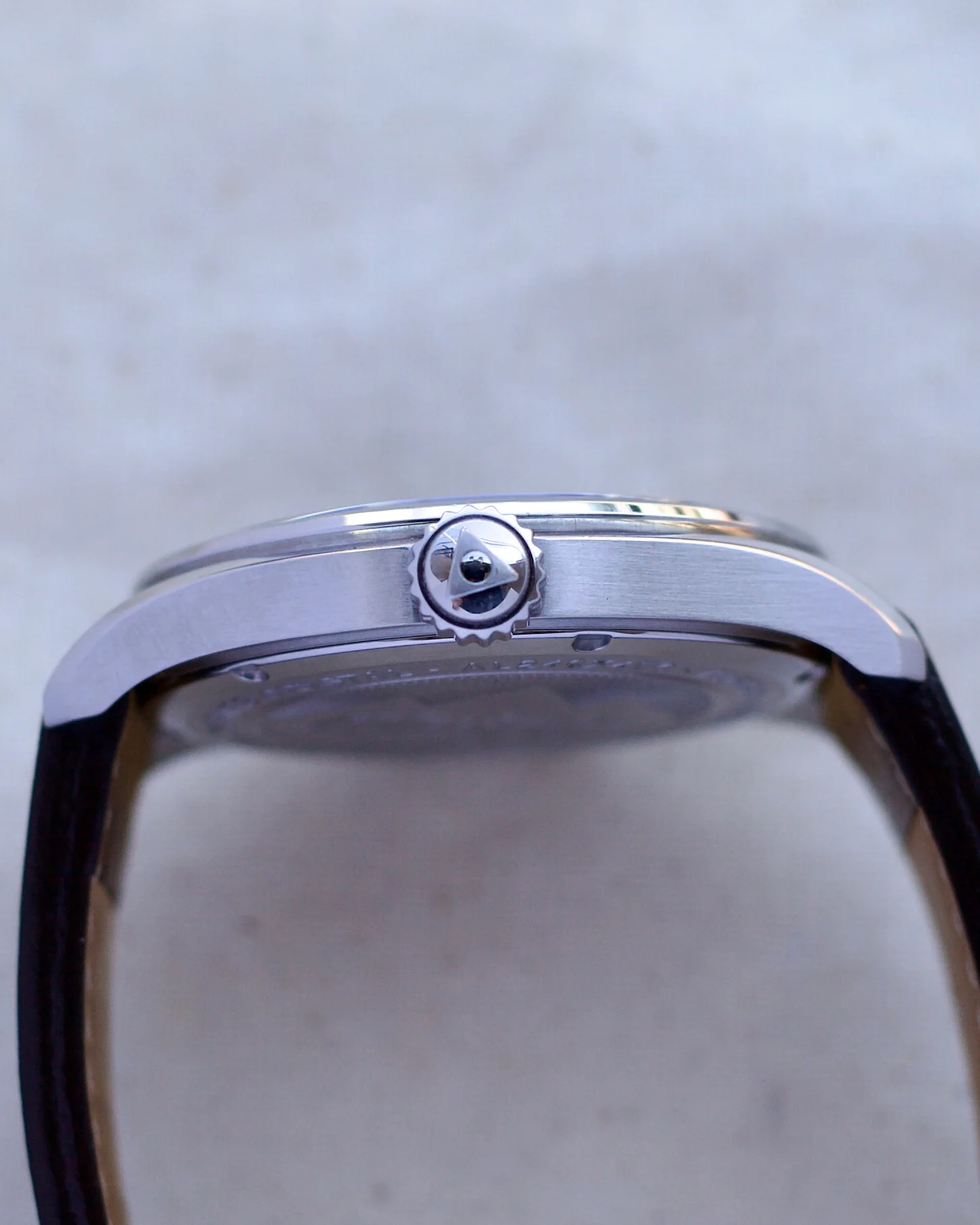 2020 Alpina Alpiner Quartz AL240NS4E6 42mm - Image 2