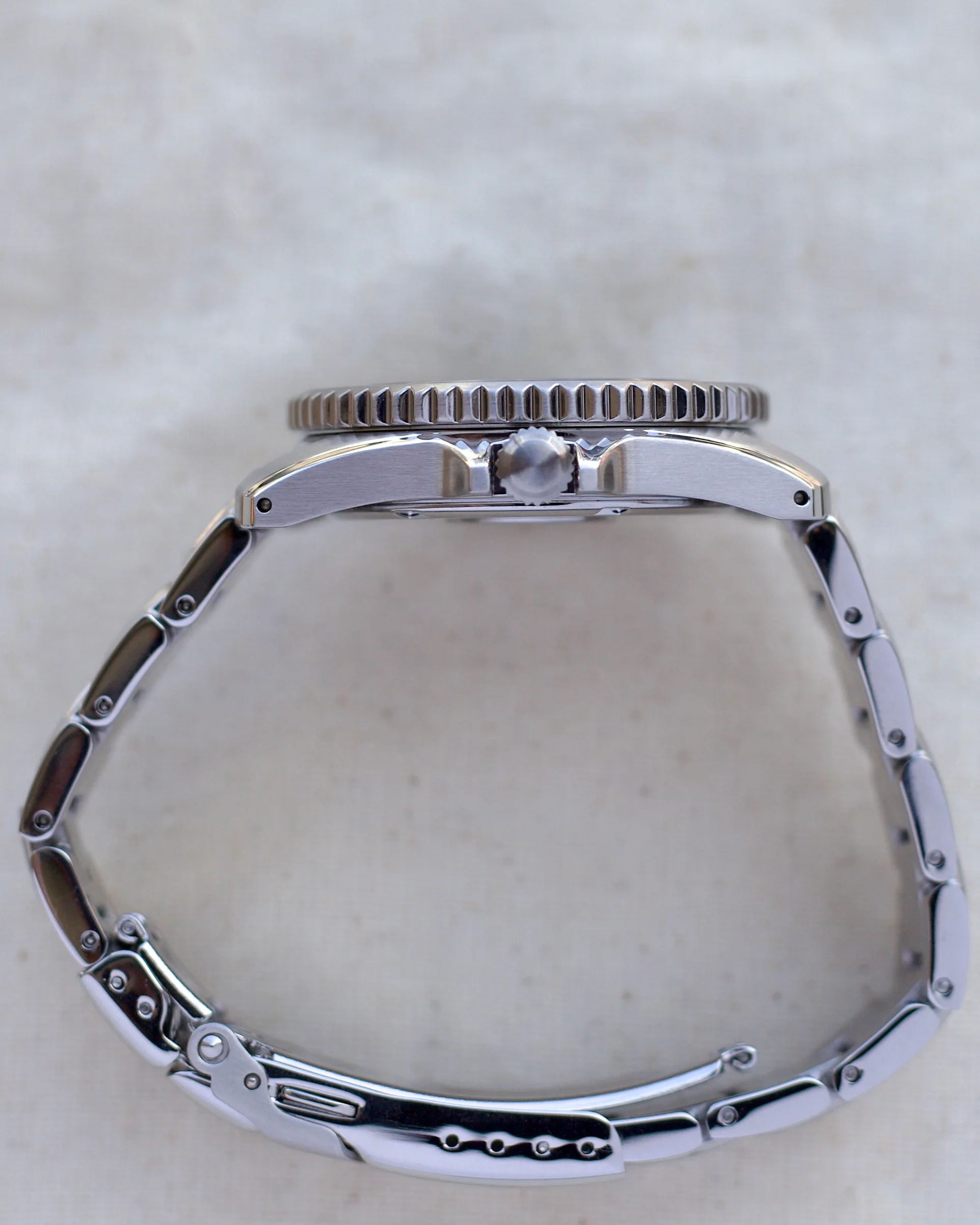 2023 Seiko Solar Quartz Diver SNE583 38.5mm - Image 3
