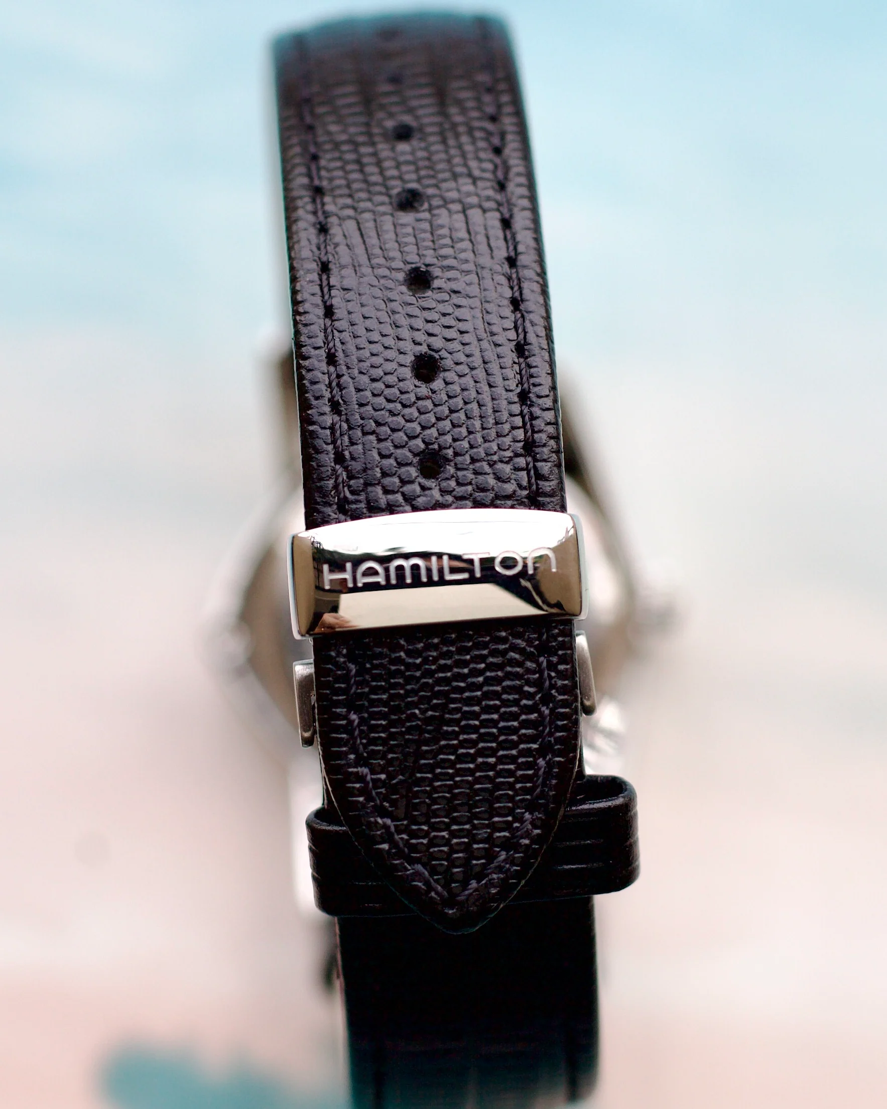 2024 Hamilton Ventura H24411732 32.3mm x 50.3mm - Image 2